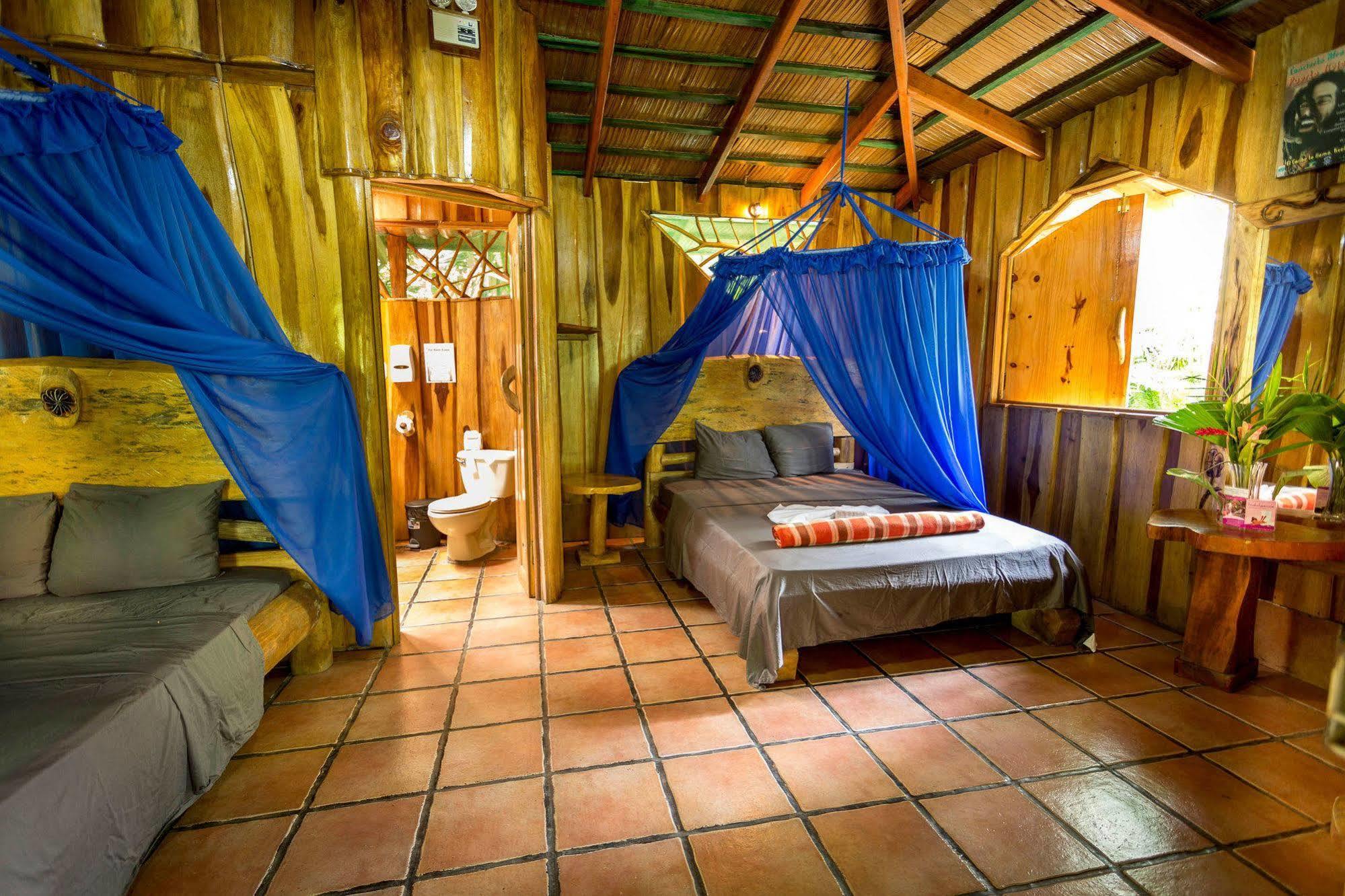 Puerto Viejo de Talamanca Hotel La Costa De Papito מראה חיצוני תמונה